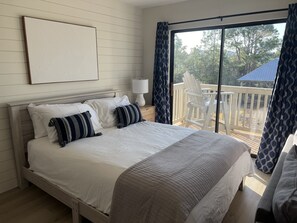 1 bedroom, iron/ironing board, WiFi, bed sheets - Quiet newly renovated in 2024 Studio. 3 min walk to beach with 3 free bikes. (Santa Rosa Beach)