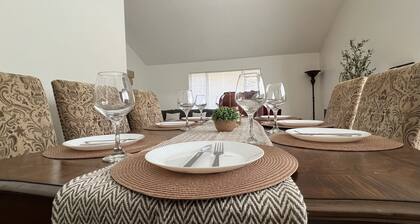 Valley Getaway: Spacious Home Perfect for Groups