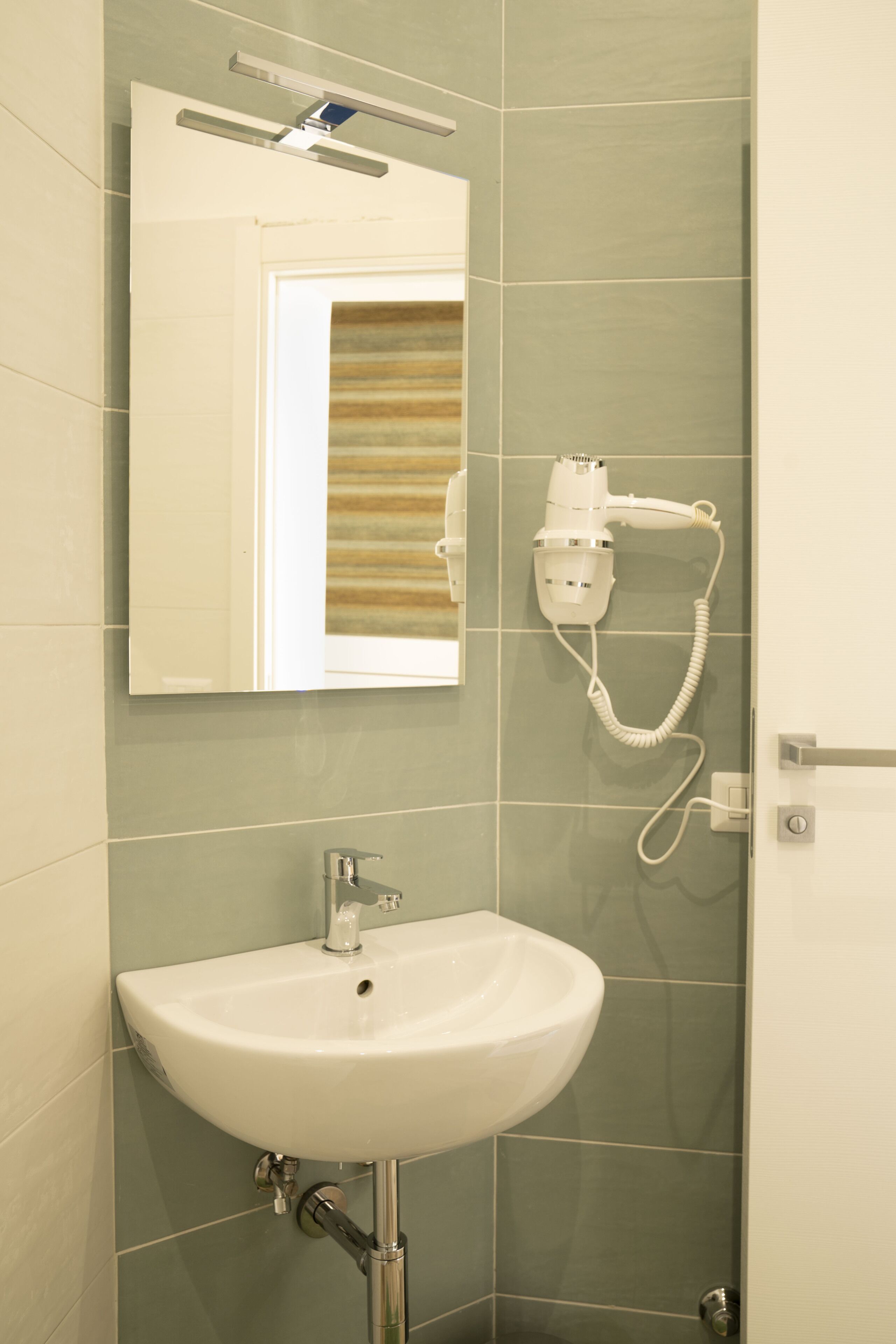 غرفة مزدوجة مريحة | حمام | مجففات شعر