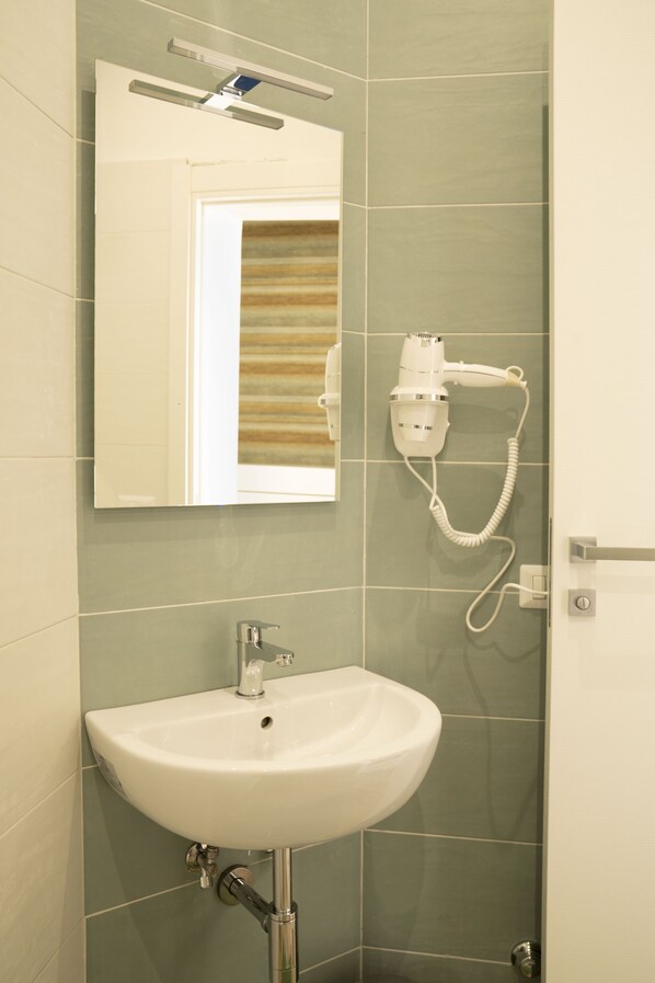 Chambre Double Confort | Salle de bain