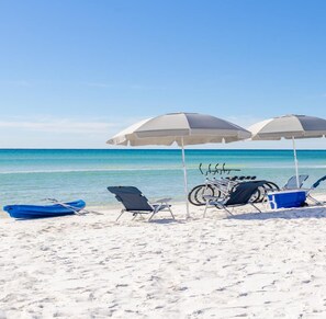 Una spiaggia nelle vicinanze