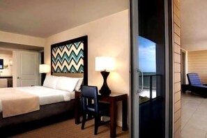 3 عدّة غرف نوم ومكواة/لوح كي وخدمة الإنترنت وملاءات أسرّة