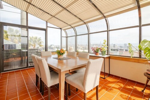 Dreamy 3 Story House w/ Sunroom + City Skyline View