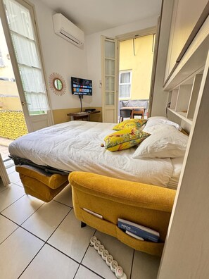 1 室のベッドルーム、デスク、アイロン / アイロン台、WiFi