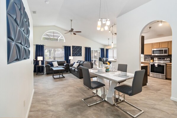 Interior - 4/2 Private Pool house near all famous attractions!!! (Davenport)