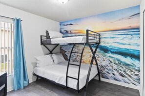 4 bedrooms, iron/ironing board, WiFi, bed sheets