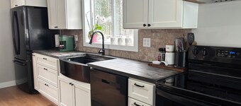 Perfect for families and large groups. 45 minutes drive to Jasper.