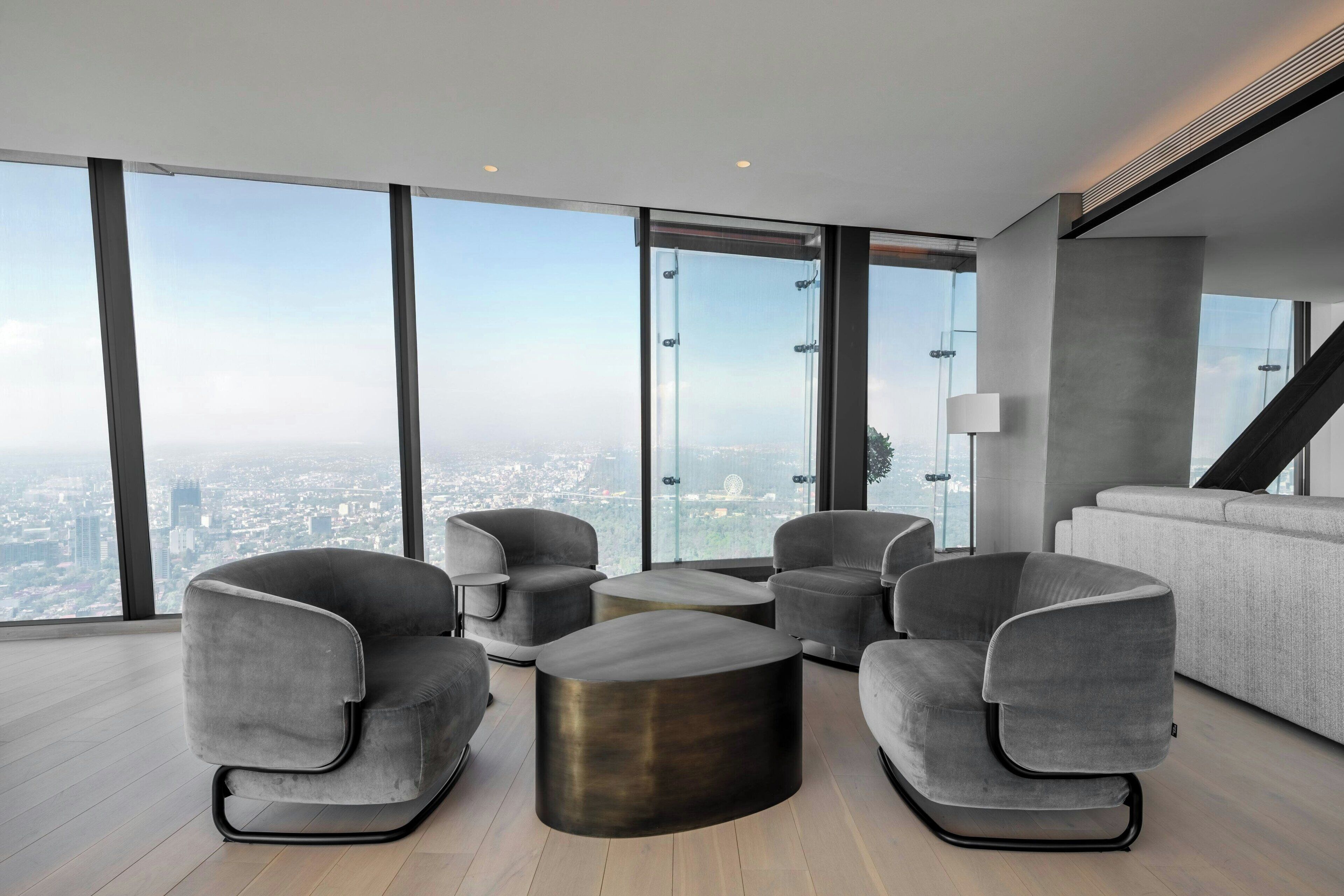 Rom, 2 soverom | Oppholdsrom | En 124-tommers LCD-TV med digitale kanaler samt leker