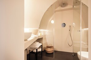 Romantic Room | Bathroom - Palazzo Biancofiore (Ostuni)