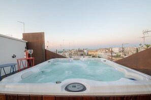 Minibar, soundproofing, free WiFi, bed sheets - Palazzo Biancofiore (Ostuni)