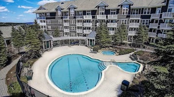 Lämmitetty uima-allas