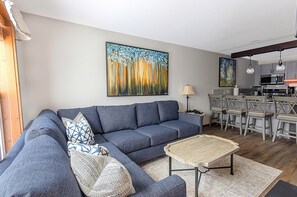 Télévision, cheminée