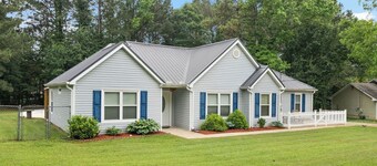 Race Day Retreat: Poolside Haven Near Nascar Track