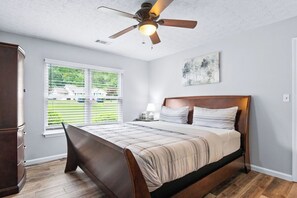 3 bedrooms, iron/ironing board, free WiFi, bed sheets