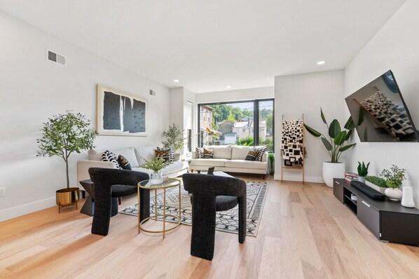 TV - Two Private Rooms on Arch Street (Pittsburgh)