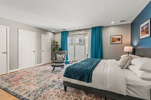 5 bedrooms, desk, iron/ironing board, free WiFi