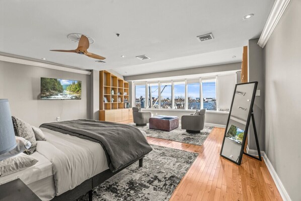 5 bedrooms, desk, iron/ironing board, free WiFi