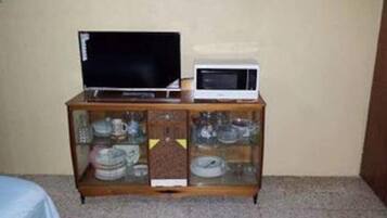 1 bedroom, iron/ironing board, travel crib, WiFi