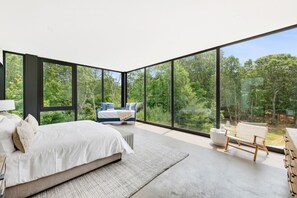 6 habitaciones, tabla de planchar con plancha y cuna de viaje