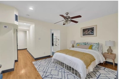 Midterm West Village Summer Townhouse Pet-Friendly