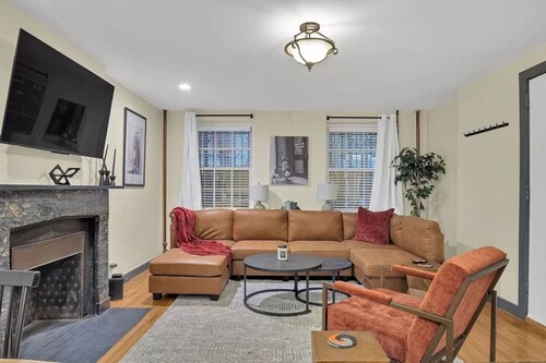 Midterm West Village Summer Townhouse Pet-Friendly