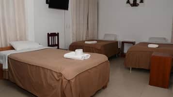 Familien-Vierbettzimmer | Schreibtisch, kostenloses WLAN