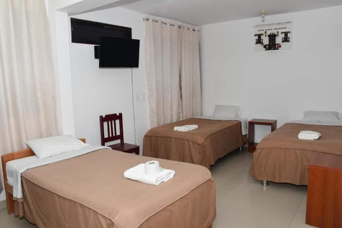 Comfort Triple Room | Desk, free WiFi