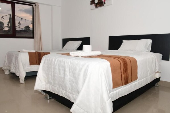 Desk, free WiFi - La Casa Del Turista Chachapoyas (Chachapoyas)