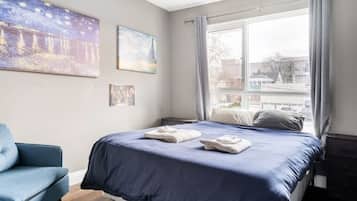 2 bedrooms, desk, iron/ironing board, travel crib