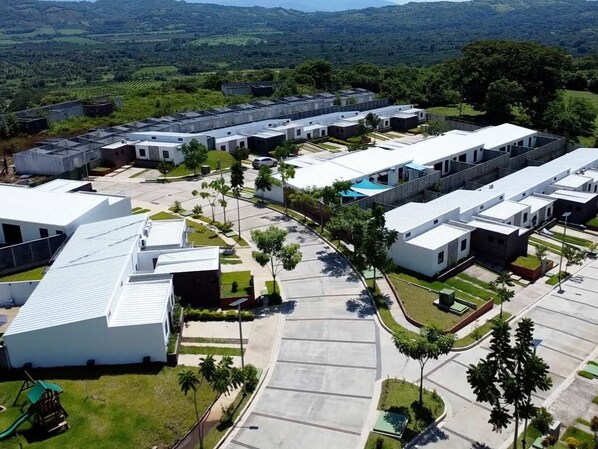 المنشأة من الخارج