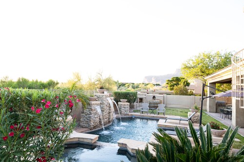 Prestigious Gold Canyon Villa with Golf Course and Superstition Mountain View’s