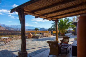 Terrace/patio - Casa de huéspedes Chañarmuyo (Chañarmuyo)
