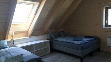 3 habitaciones, escritorio, wifi y ropa de cama