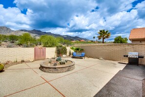 Terrace/patio - Tucson Townhome w/ Mountain View, Pool Access! (Tucson)
