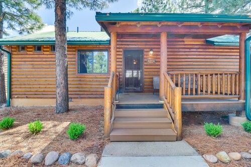 Near Lakes & Trails: Pet-Friendly Cabin in Arizona