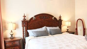 3 bedrooms, iron/ironing board, WiFi, bed sheets