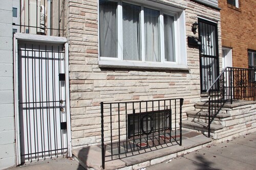 Walk to South Philly's Best Restaurants & Bars!