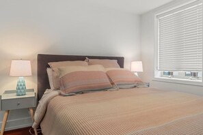 3 bedrooms, desk, iron/ironing board, WiFi