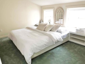 King sized bed in master bedroom