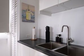 2 bedrooms, iron/ironing board, free WiFi