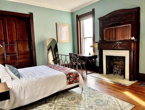 2 bedrooms, free WiFi, bed sheets - 1st floor flat in historic Old Louisville mansion (Louisville)