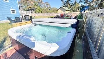 Bain à remous extérieur