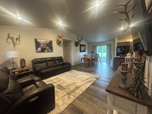 Smart-tv, eldstad och tv-spel