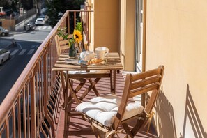 Outdoor dining - Apartments Florence- Cherubini Balcony (Firenze)