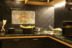 Fridge, microwave, oven, dishwasher - Apartments Florence-Orsanmichele (Firenze)