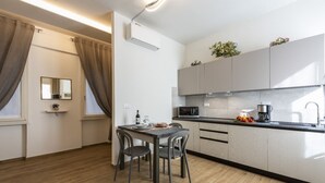 Coffee/tea maker, fridge, microwave, oven - Apartments Florence- Modern Signoria (Firenze)