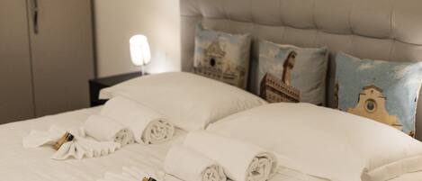2 bedrooms, iron/ironing board, WiFi