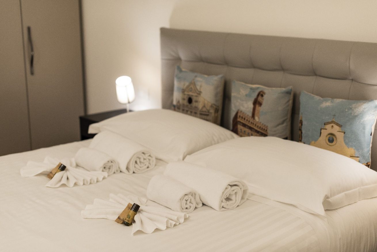 2 bedrooms, iron/ironing board, WiFi