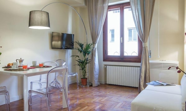 TV - Apartments Florence- Santa Maria Suite (Firenze)