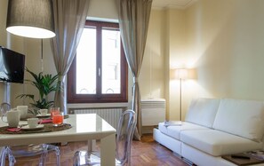 TV - Apartments Florence- Santa Maria Suite (Firenze)